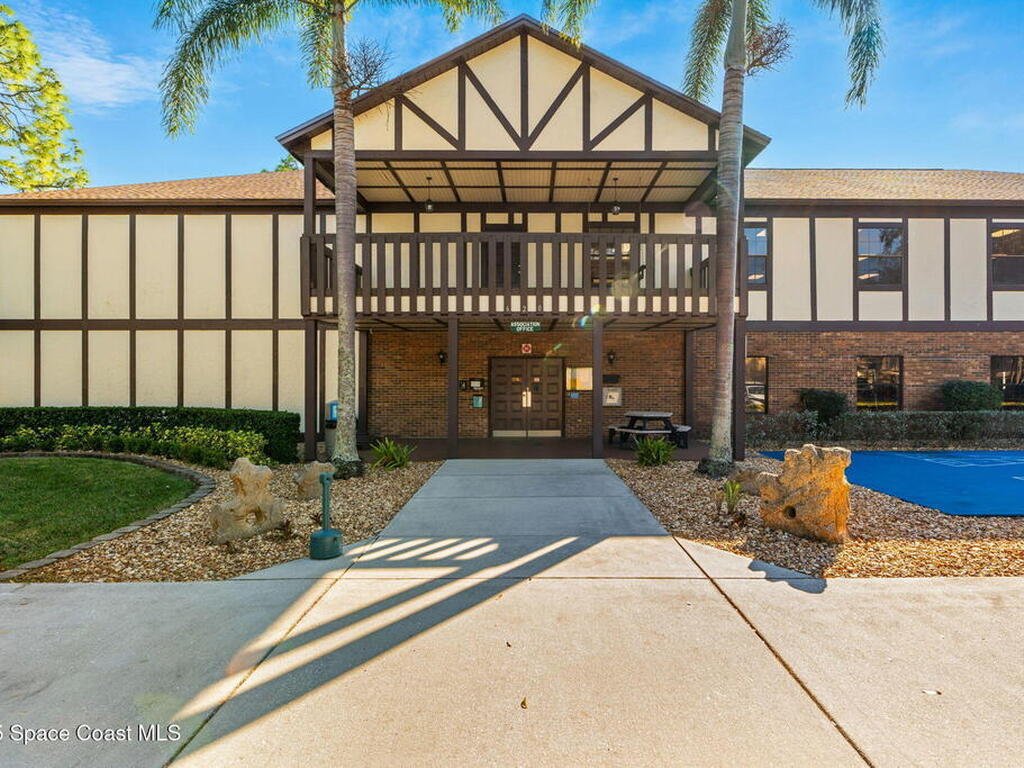 9017 Scarsdale Court, West Melbourne, FL 32904