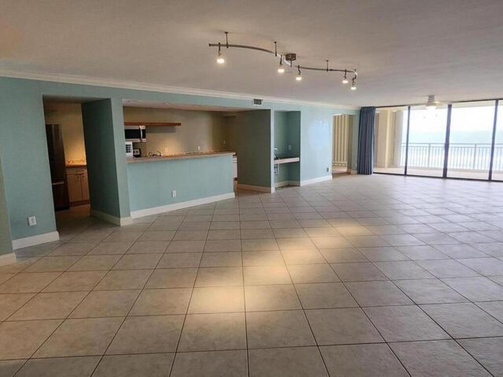 3223 S Atlantic Avenue, Cocoa Beach, FL 32931