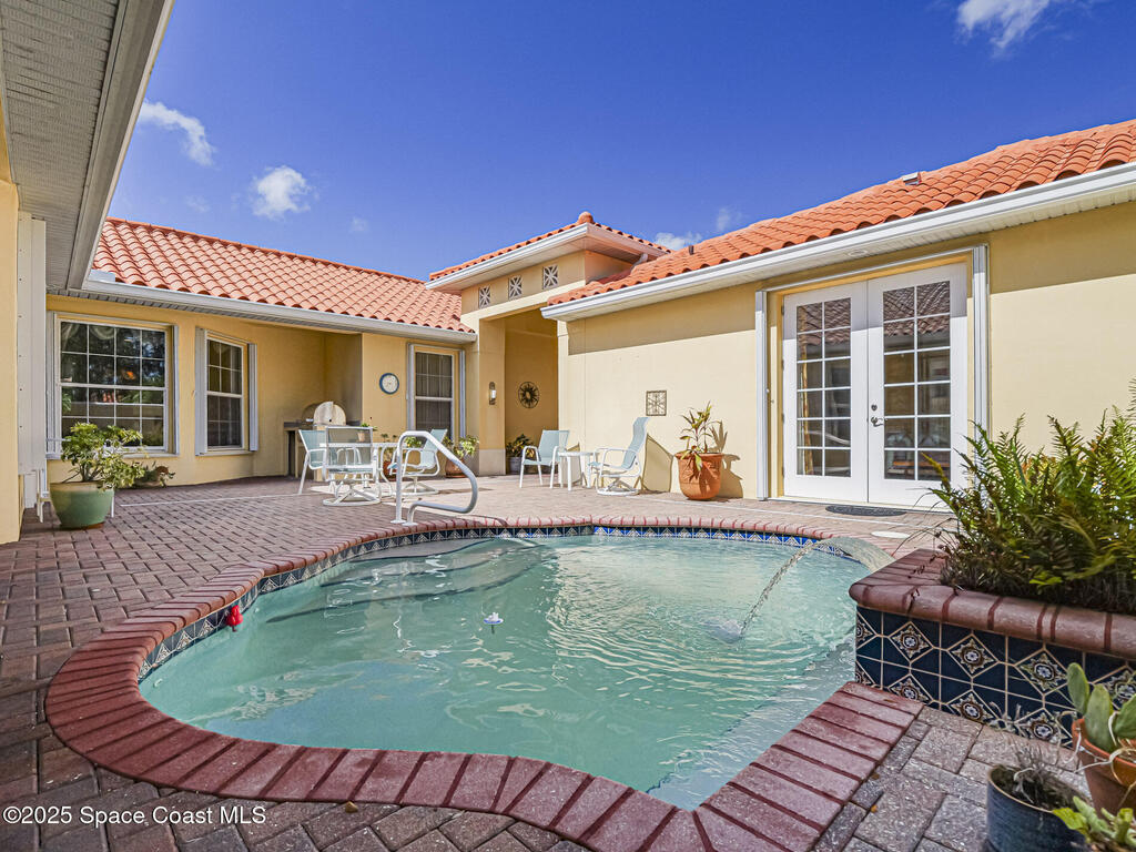 5837 Pine Ridge Circle, Vero Beach, FL 32967