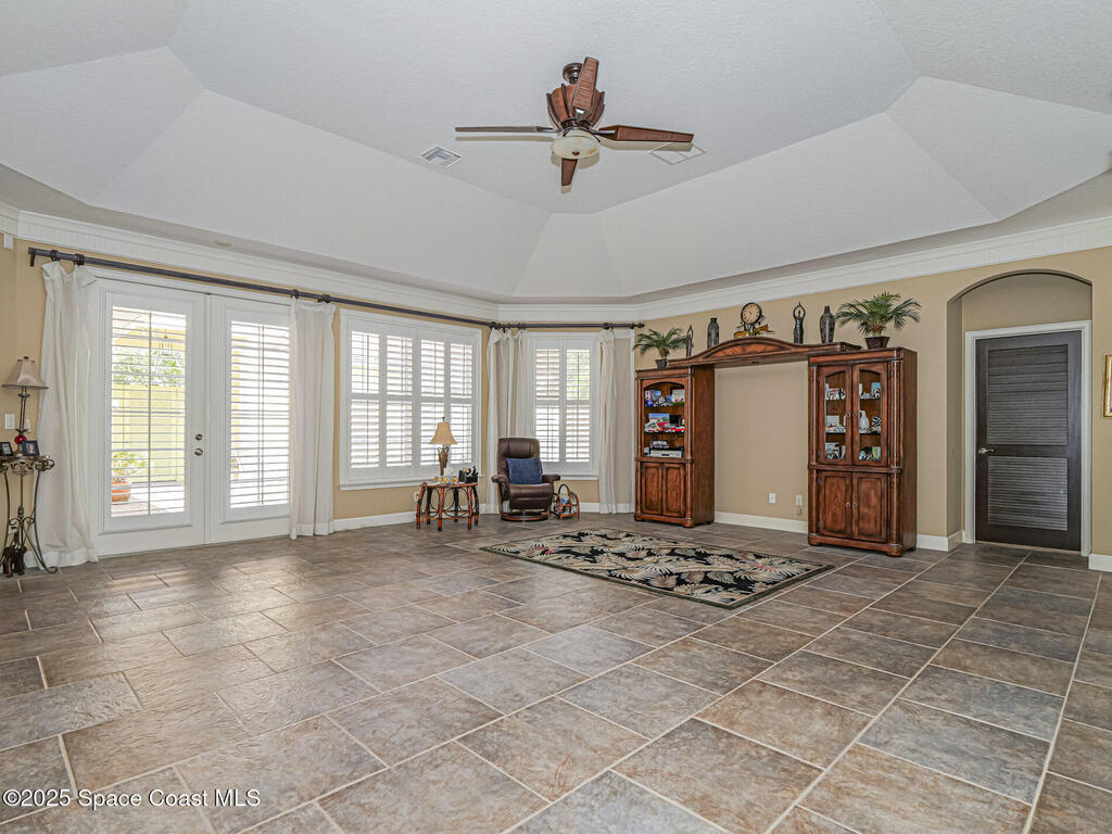 5837 Pine Ridge Circle, Vero Beach, FL 32967