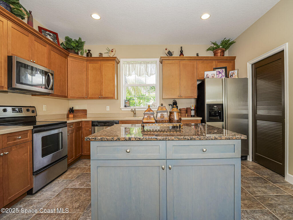 5837 Pine Ridge Circle, Vero Beach, FL 32967