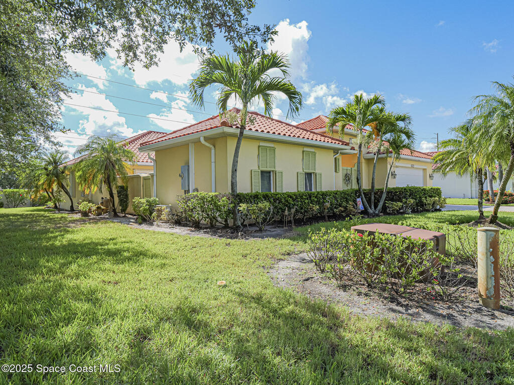 5837 Pine Ridge Circle, Vero Beach, FL 32967