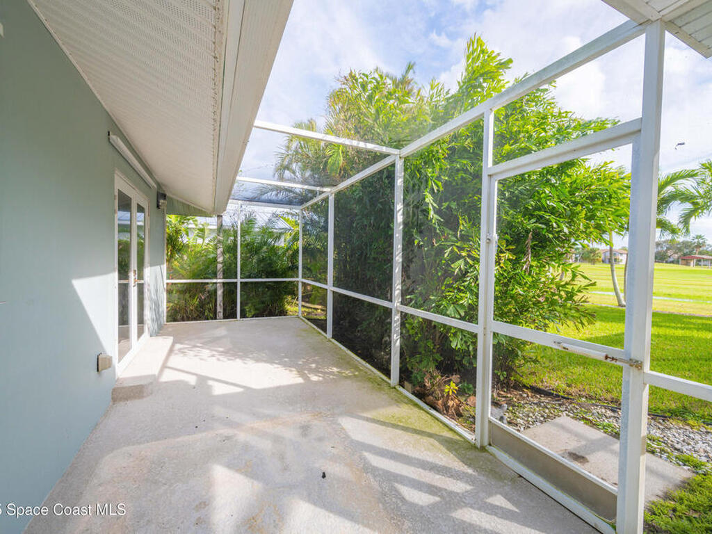 6 Country Club Road, Cocoa Beach, FL 32931