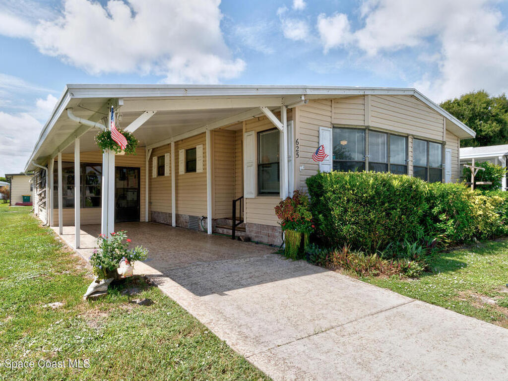 625 Puffin Drive, Barefoot Bay, FL 32976