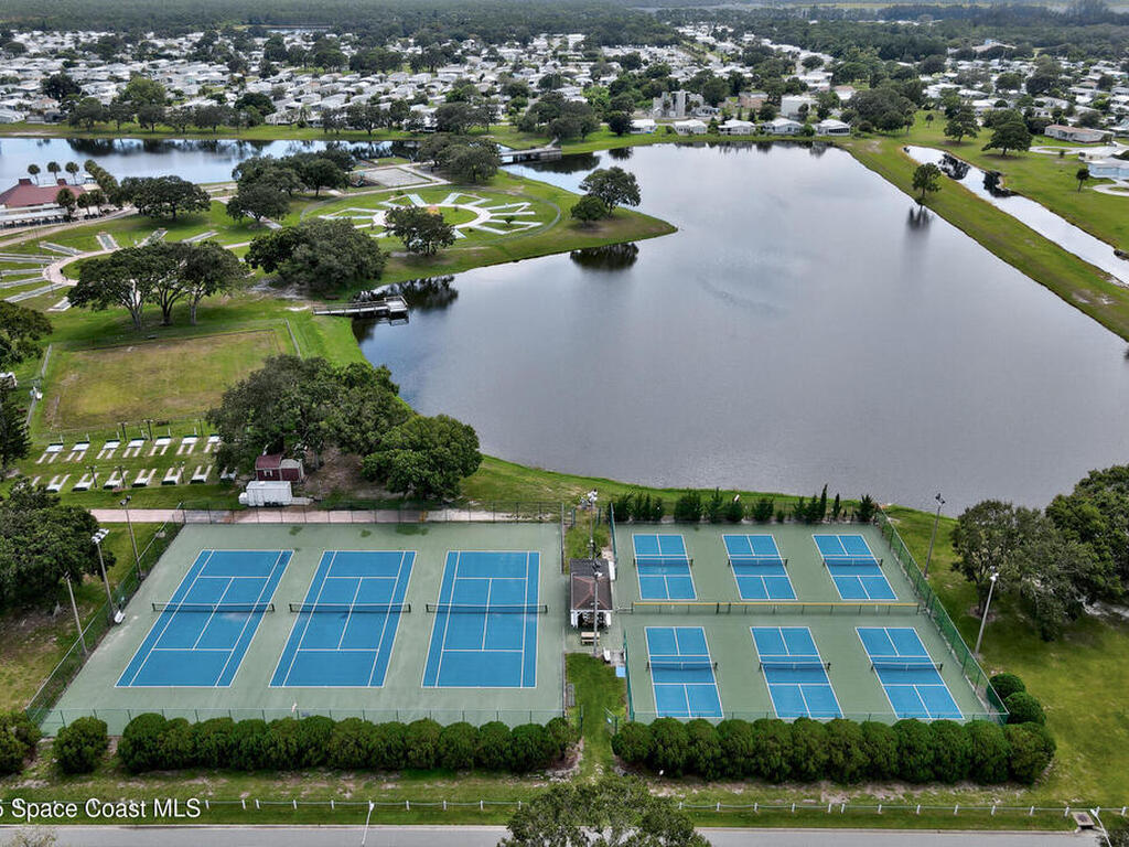 625 Puffin Drive, Barefoot Bay, FL 32976