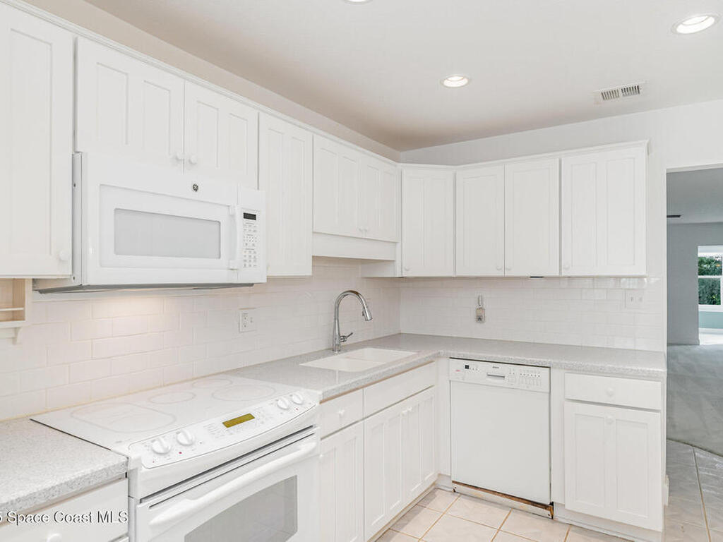 255 Country Club Drive, Melbourne, FL 32940