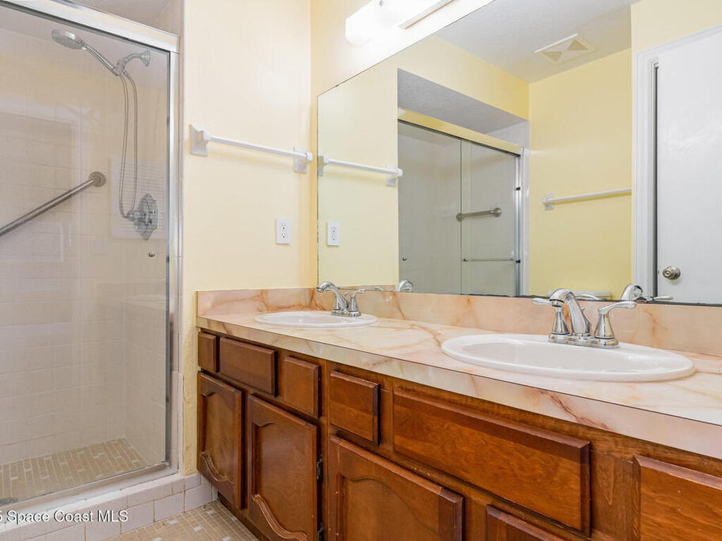 255 Country Club Drive, Melbourne, FL 32940