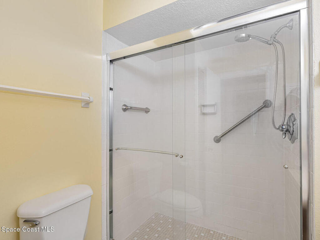 255 Country Club Drive, Melbourne, FL 32940