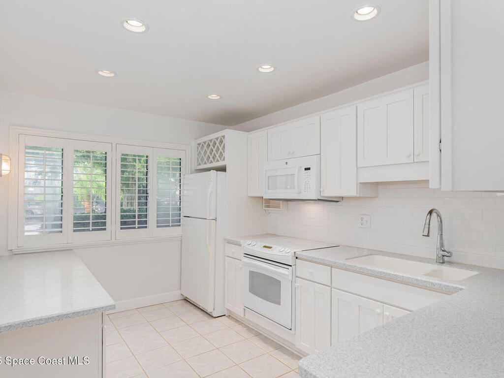 255 Country Club Drive, Melbourne, FL 32940