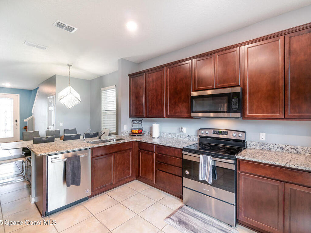 2266 Bluebird Place, St. Cloud, FL 34771