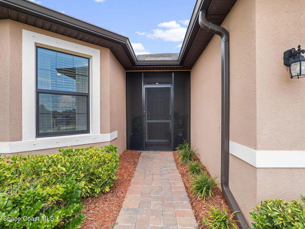 653 Old Country Road, Palm Bay, FL 32909