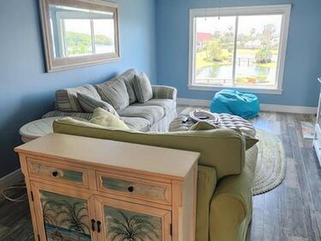 720 S Brevard Avenue, Cocoa Beach, FL 32931