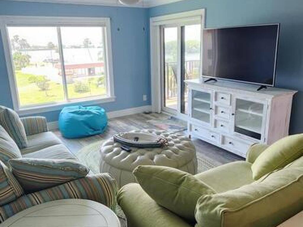 720 S Brevard Avenue, Cocoa Beach, FL 32931