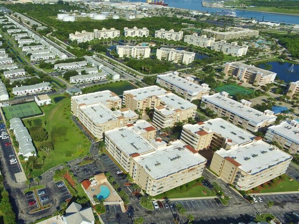 238 N Seaport Boulevard, Cape Canaveral, FL 32920