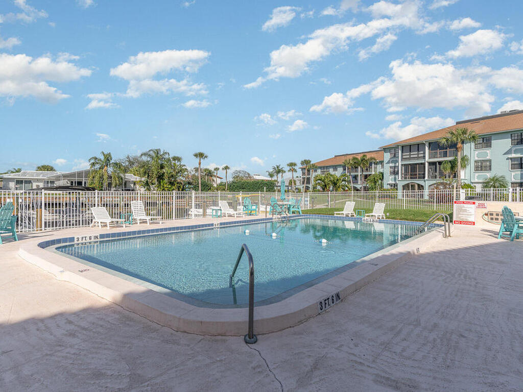 2001 S Banana River Boulevard, Cocoa Beach, FL 32931