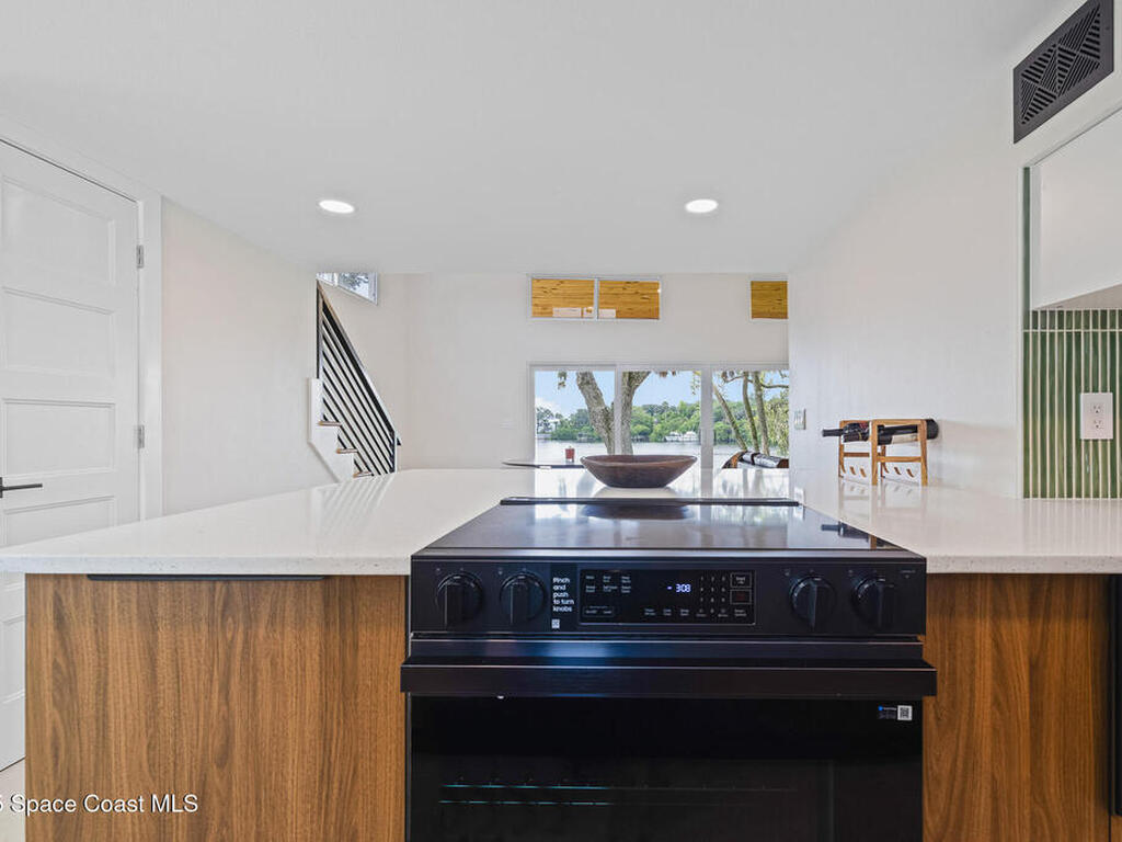 877 Sunset Drive, Melbourne, FL 32935