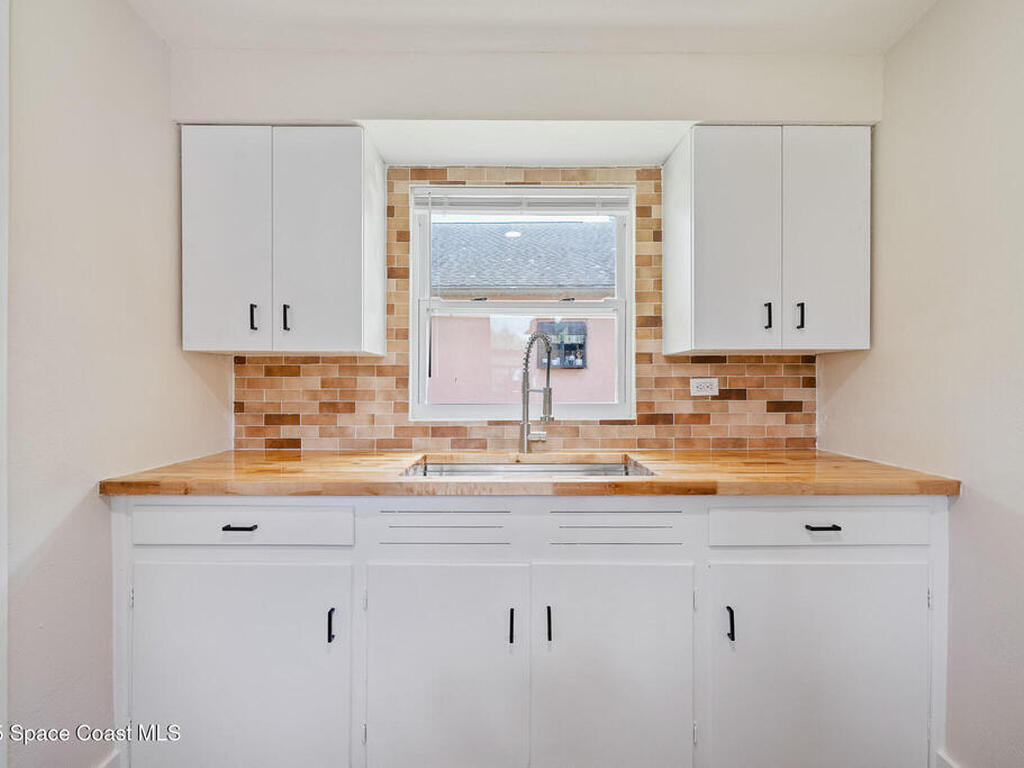 877 Sunset Drive, Melbourne, FL 32935