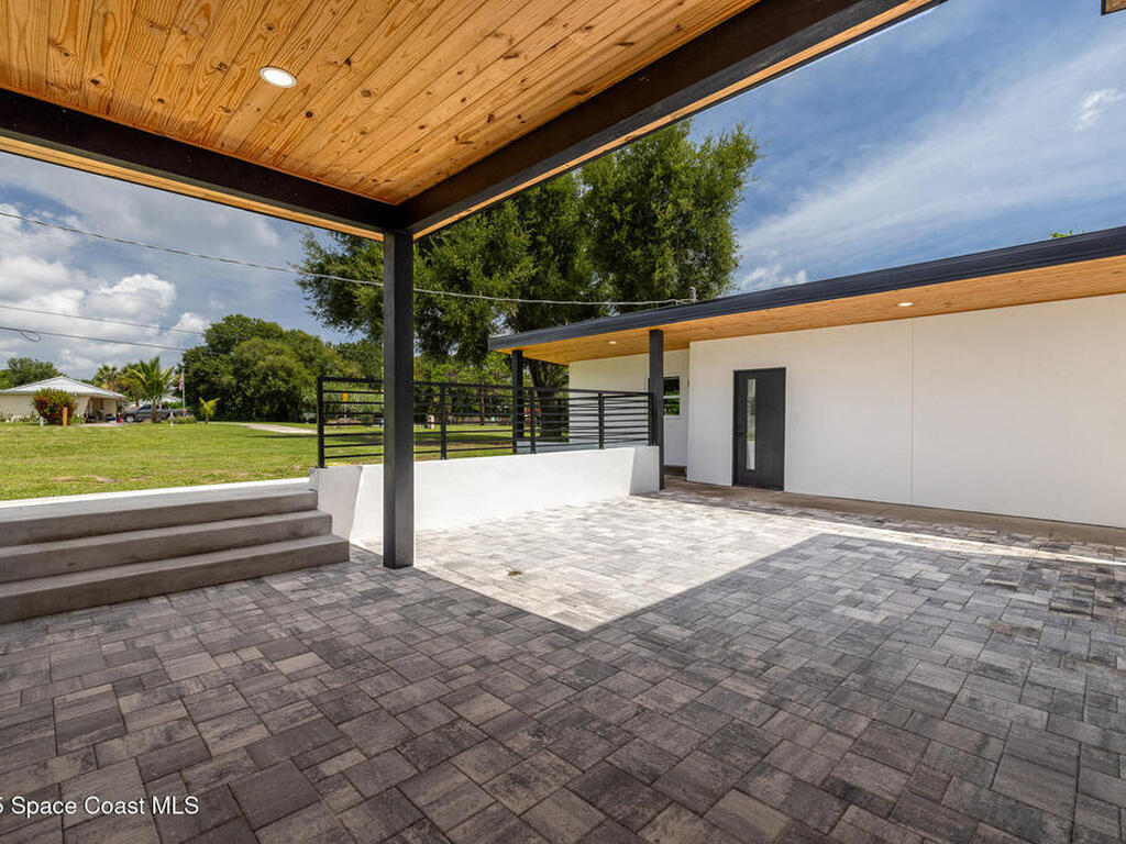 877 Sunset Drive, Melbourne, FL 32935