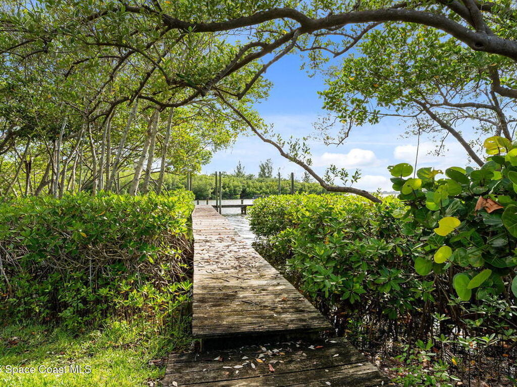 395 Live Oak Drive, Vero Beach, FL 32963