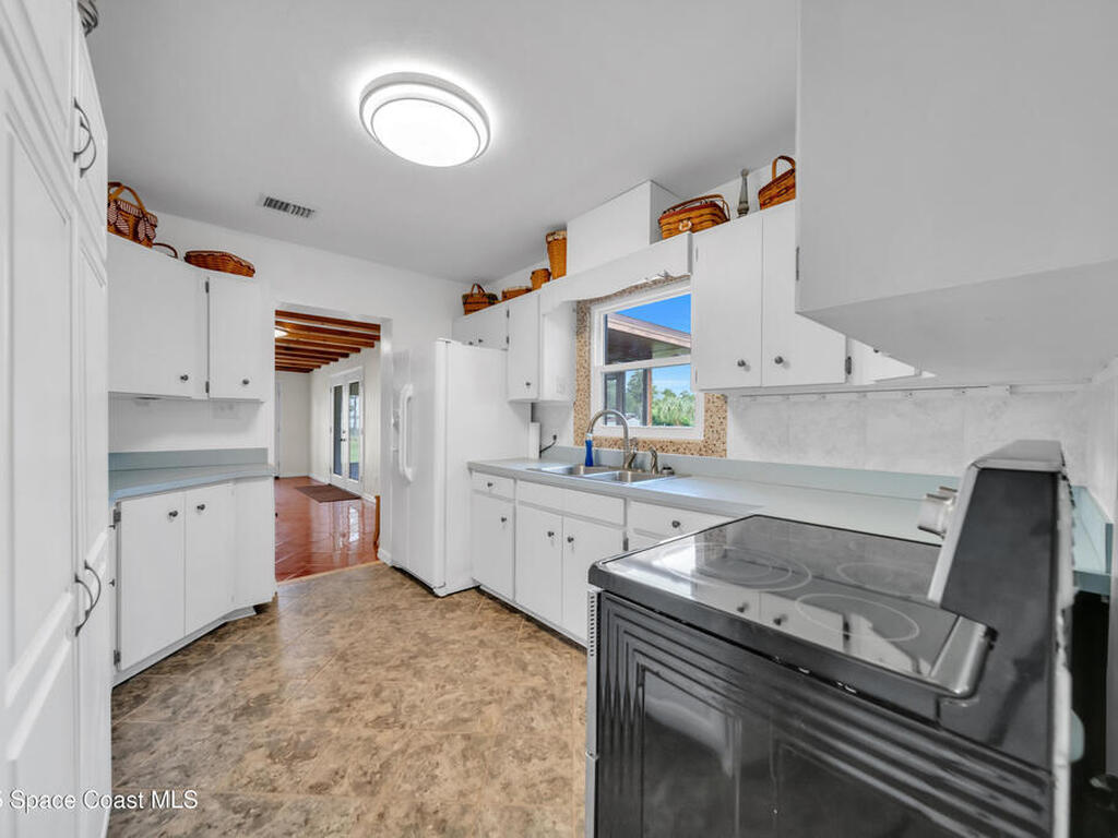 9431 Lake Marion Creek Road, Haines City, FL 33844