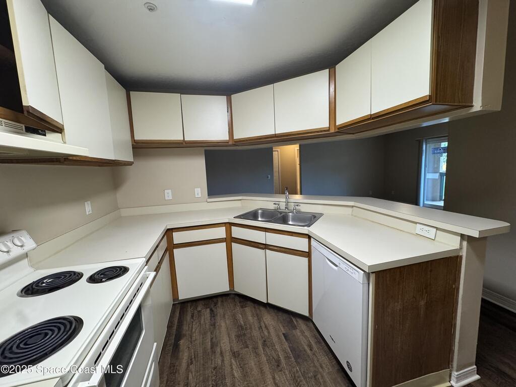 7667 N Wickham Road, Suntree, FL 32940