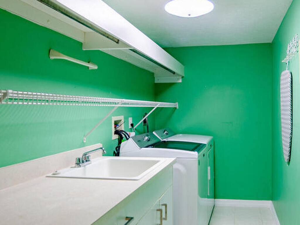 8700 Ridgewood Avenue, Cape Canaveral, FL 32920