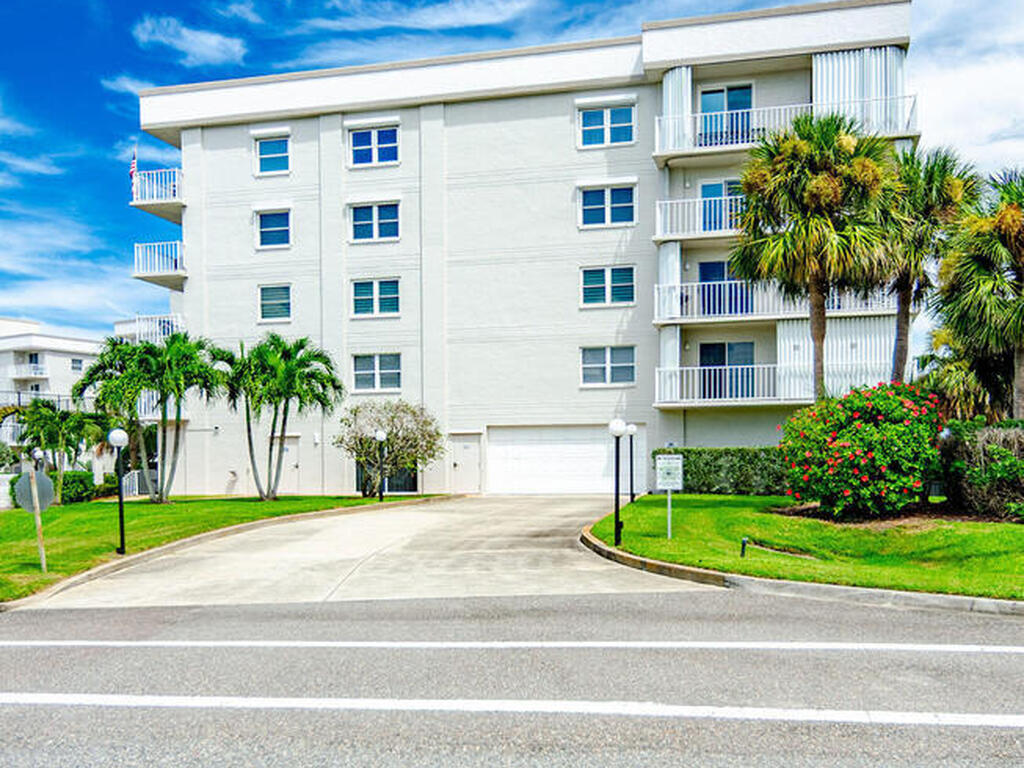 8700 Ridgewood Avenue, Cape Canaveral, FL 32920