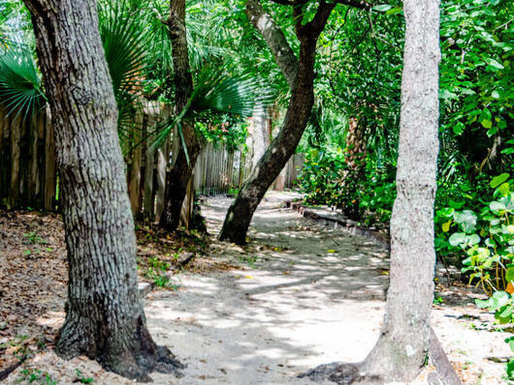 8700 Ridgewood Avenue, Cape Canaveral, FL 32920