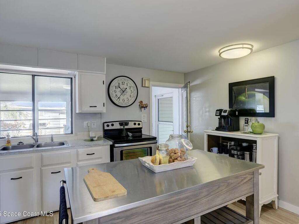 7622 Great Bear Lake Drive, Micco, FL 32976