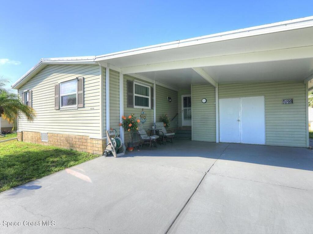 7622 Great Bear Lake Drive, Micco, FL 32976