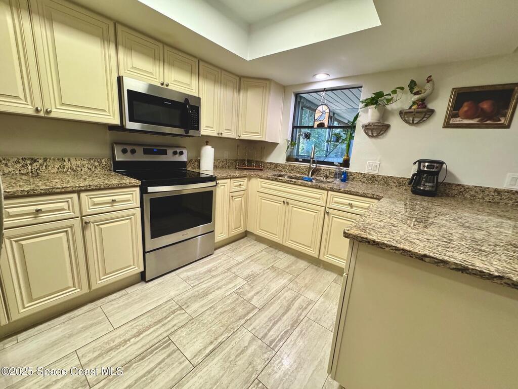 1926 Dipol, Titusville, FL 32780