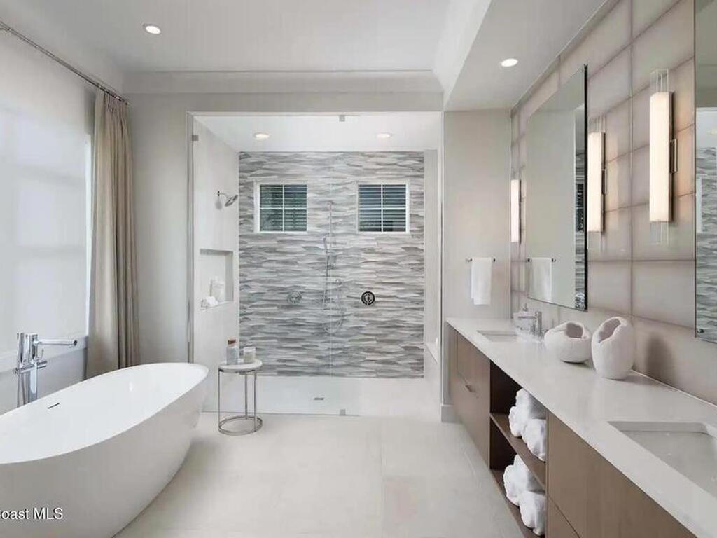 3440 S Atlantic Avenue, Cocoa Beach, FL 32931