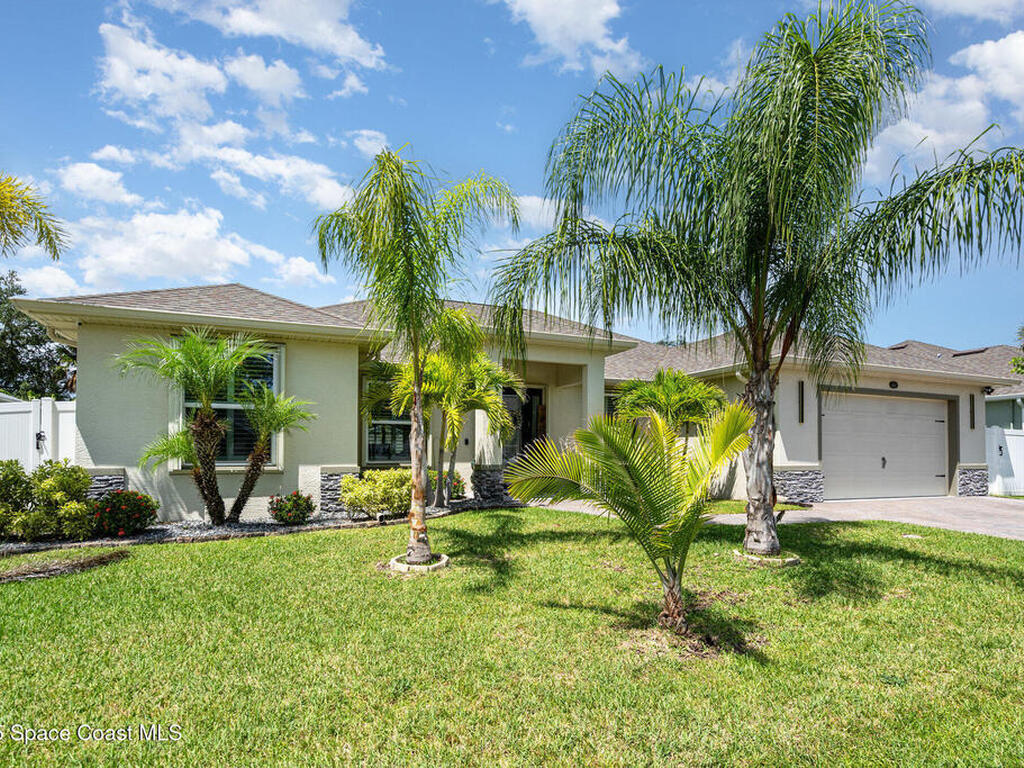 840 Hawks Ridge Court, Palm Bay, FL 32905