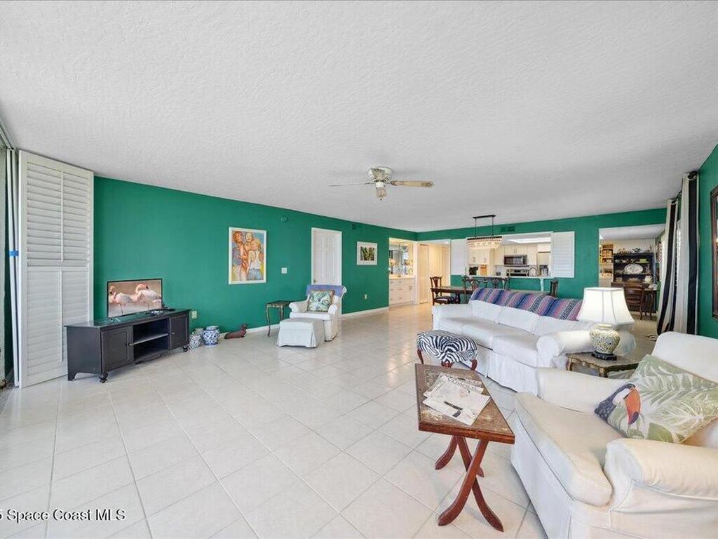 1527 S Atlantic Ave, Cocoa Beach, FL 32931