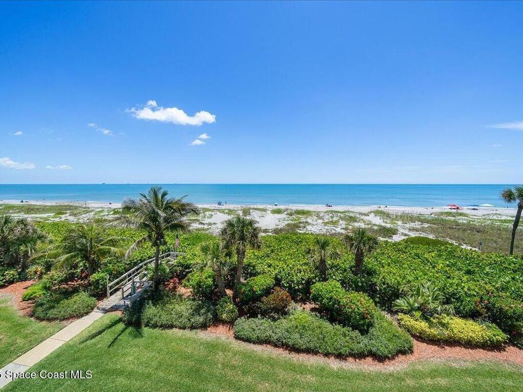 1527 S Atlantic Ave, Cocoa Beach, FL 32931