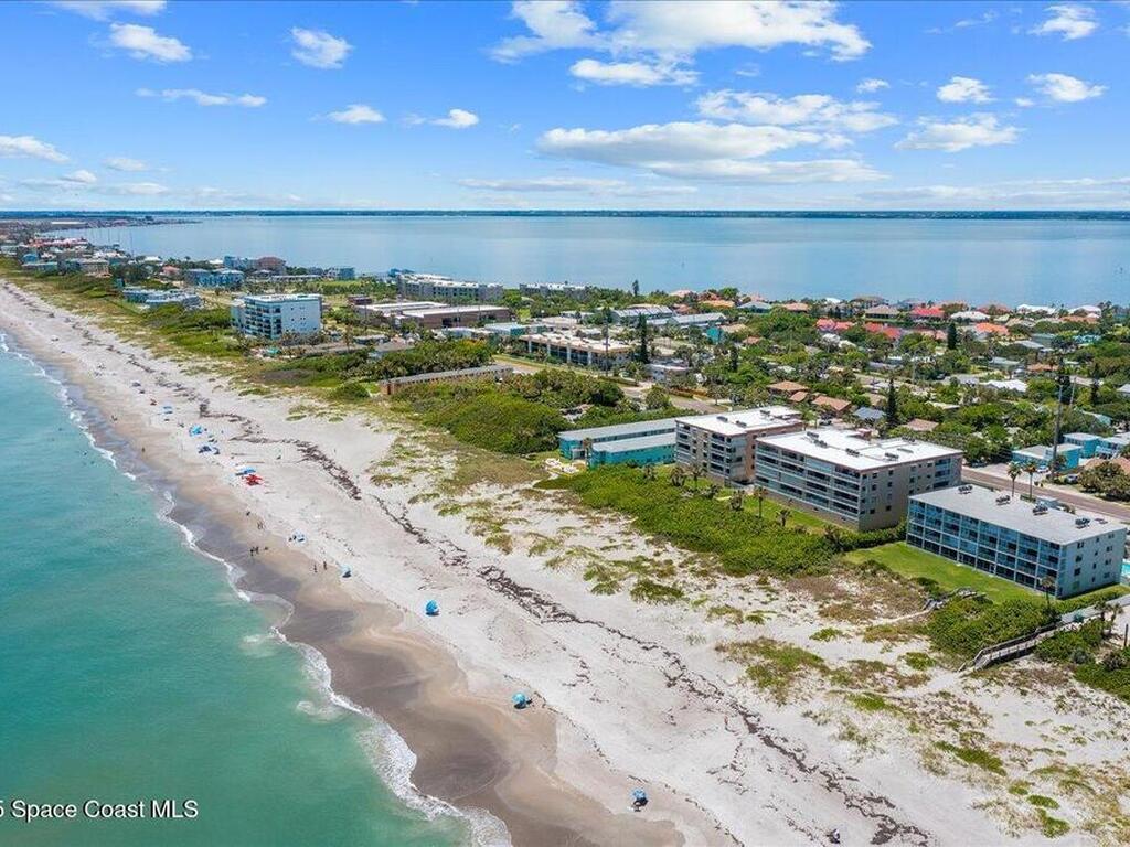 1527 S Atlantic Ave, Cocoa Beach, FL 32931