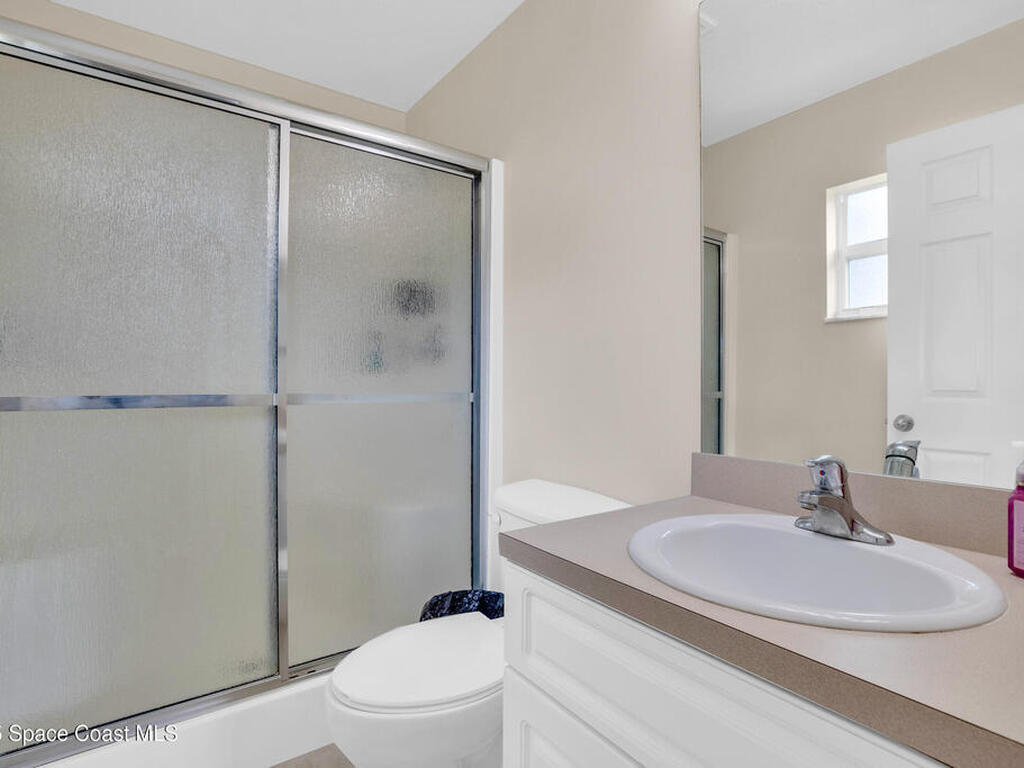 7976 105th Court, Vero Beach, FL 32967