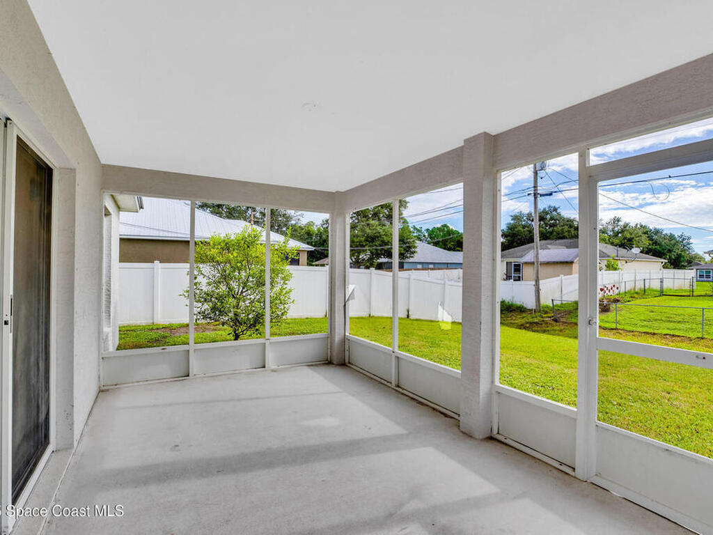 7976 105th Court, Vero Beach, FL 32967