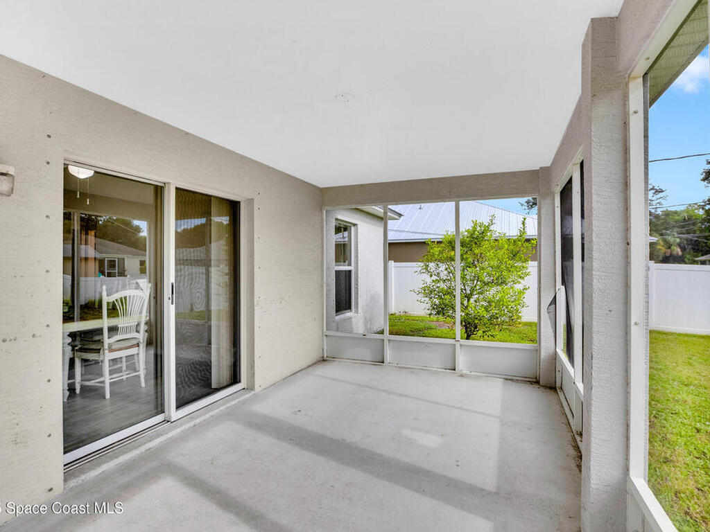 7976 105th Court, Vero Beach, FL 32967