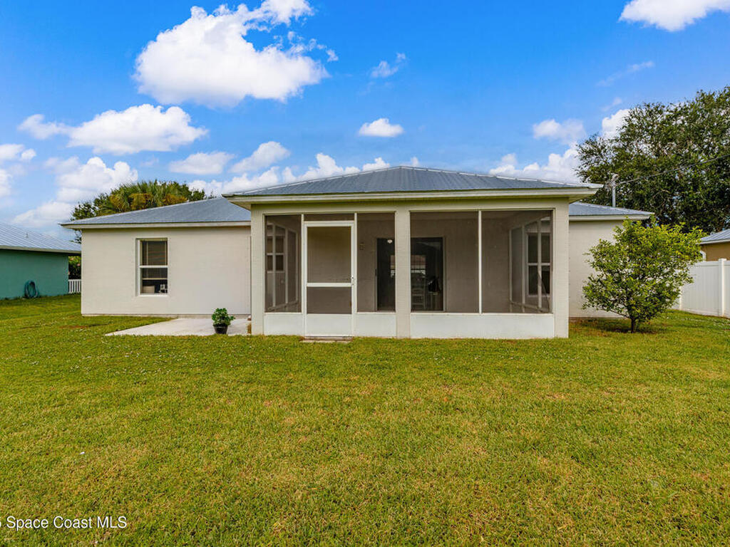 7976 105th Court, Vero Beach, FL 32967