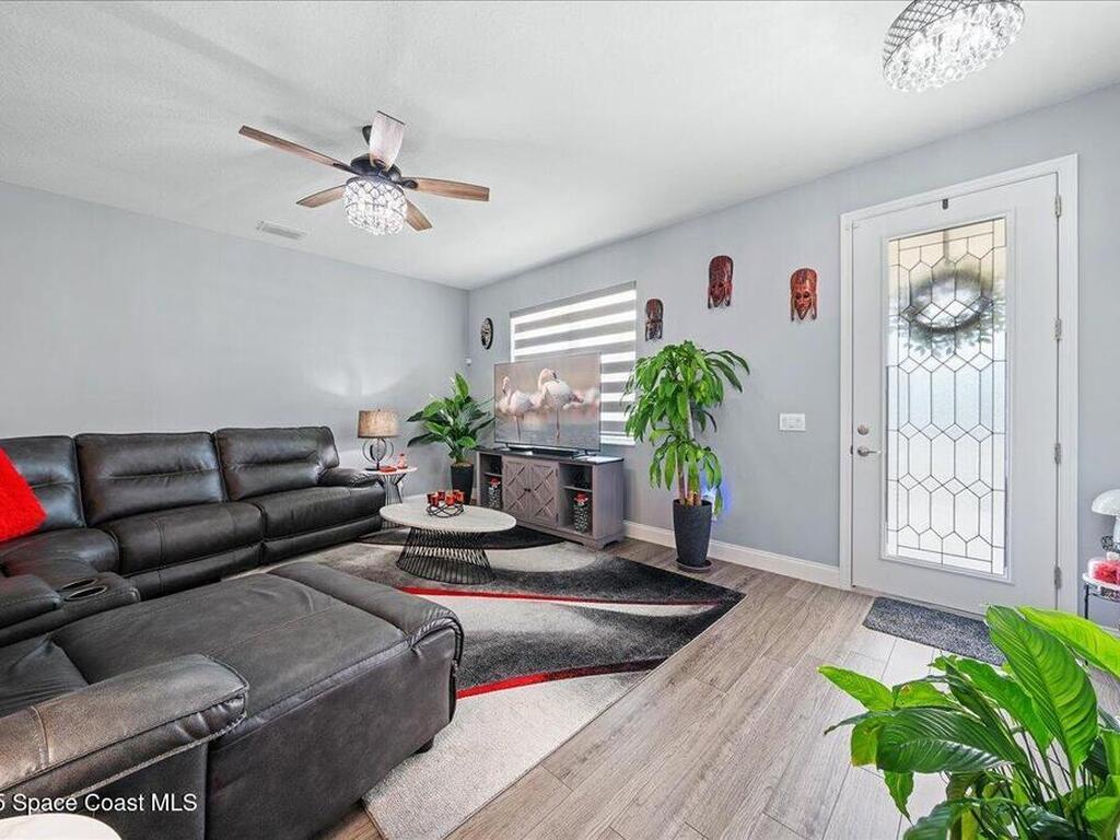 984 Captiva Island Circle, Palm Bay, FL 32908