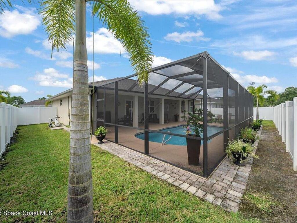 984 Captiva Island Circle, Palm Bay, FL 32908