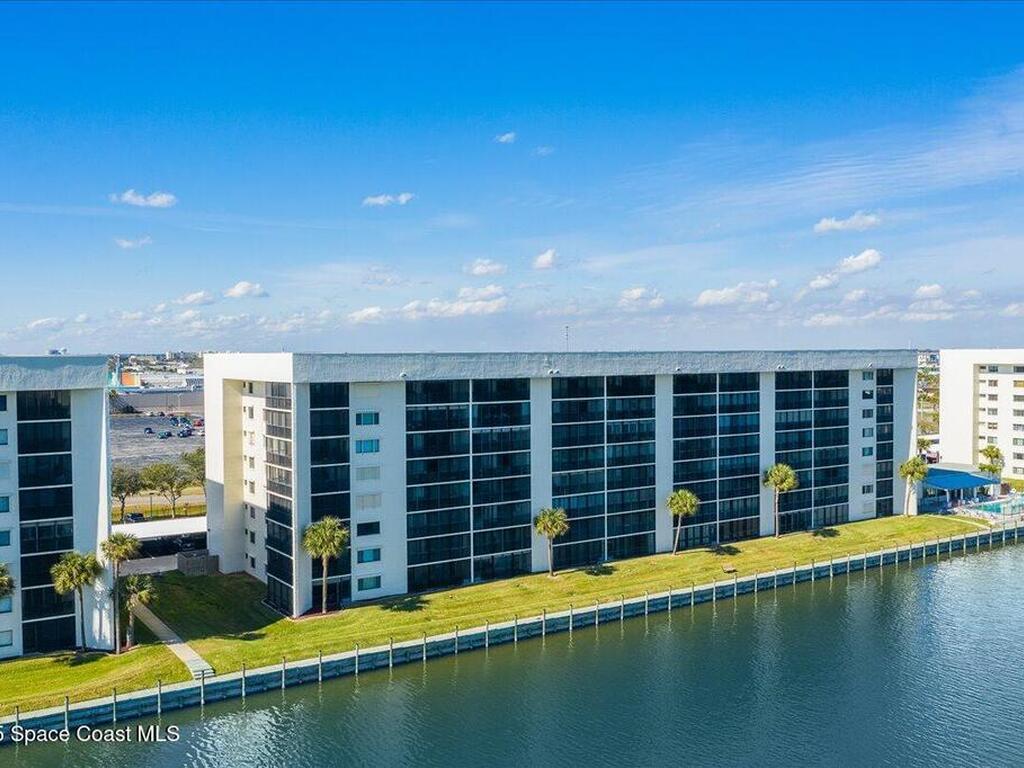 250 S Sykes Creek Parkway, Merritt Island, FL 32952