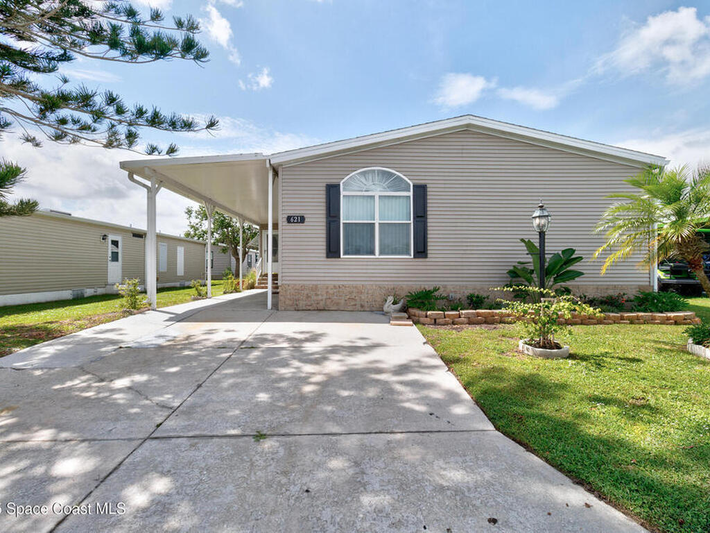 621 Puffin Drive, Barefoot Bay, FL 32976
