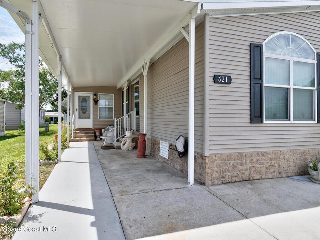 621 Puffin Drive, Barefoot Bay, FL 32976