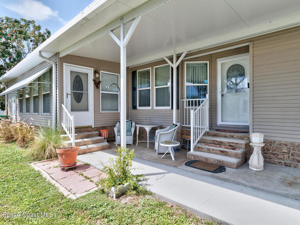 621 Puffin Drive, Barefoot Bay, FL 32976