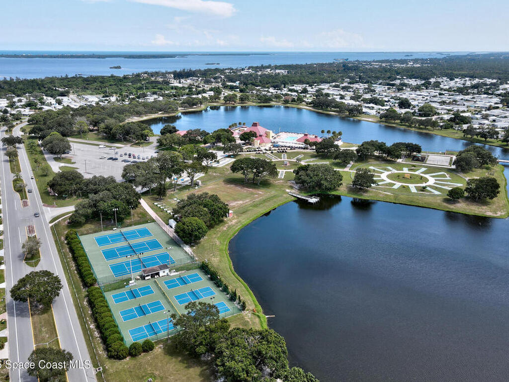 621 Puffin Drive, Barefoot Bay, FL 32976