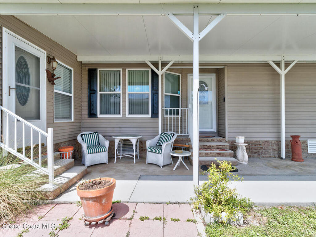 621 Puffin Drive, Barefoot Bay, FL 32976