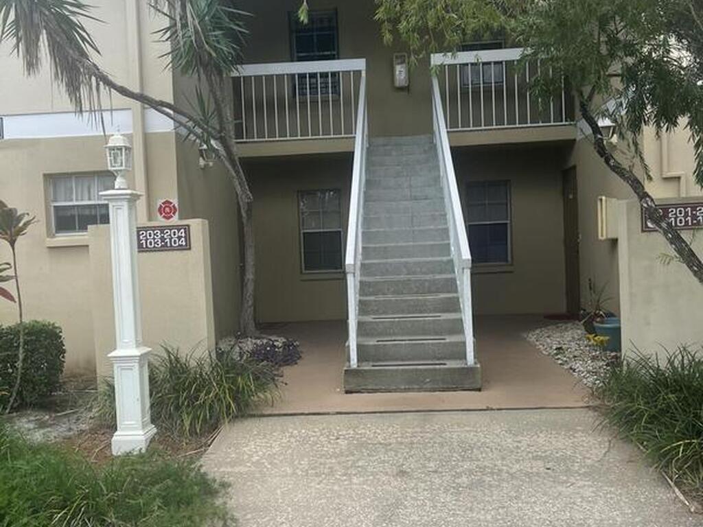 1624 Sunny Brook Lane, Palm Bay, FL 32905