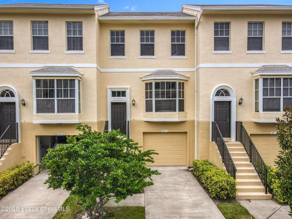 1680 42nd Square, Vero Beach, FL 32960